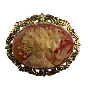 Vintage Cameo Brooch Pin With Ornate Gold Tone Frame Oval Lady Design Elegant